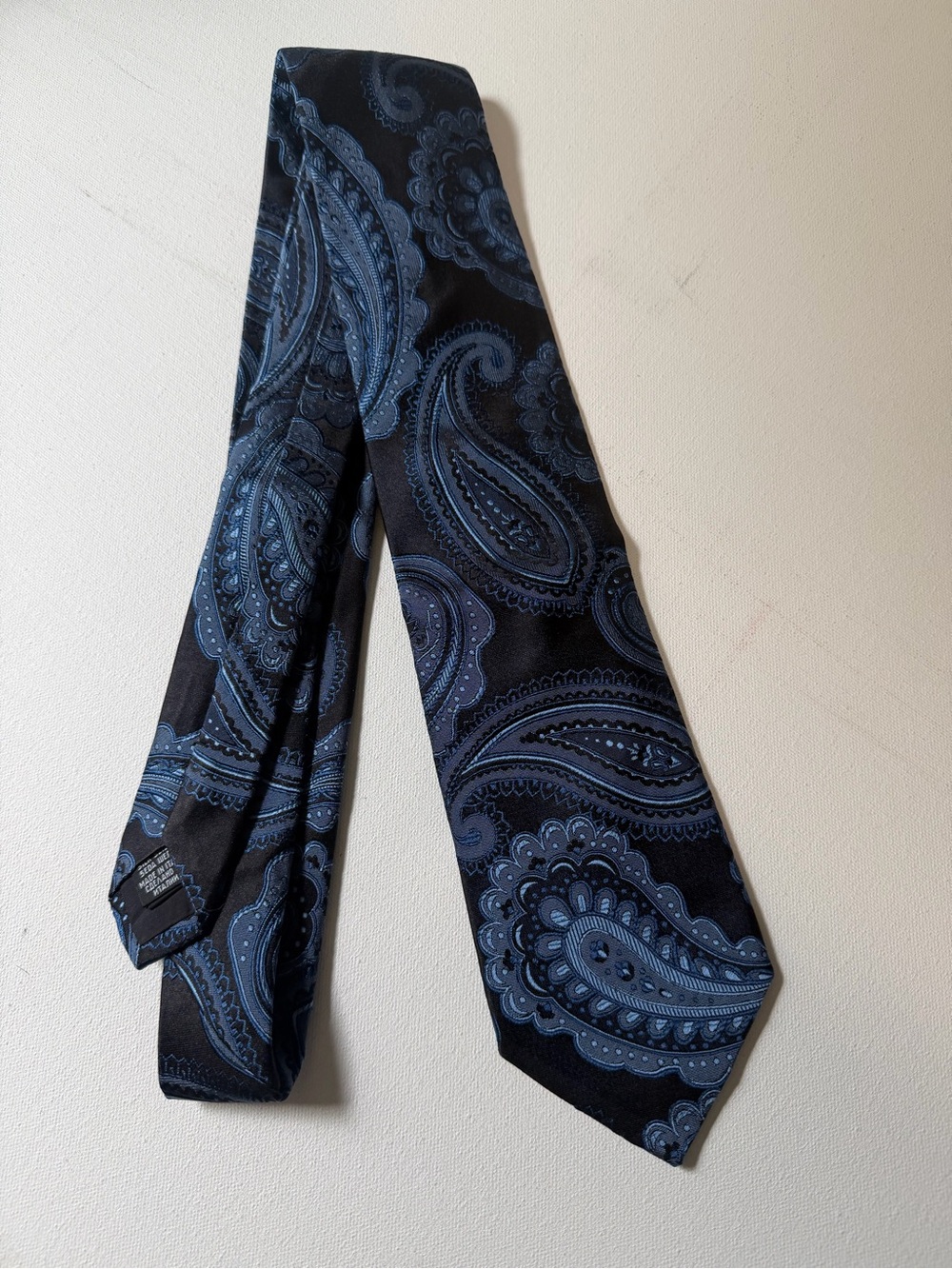 Hugo Boss Classic Black & Blue Paisley Men's Tie